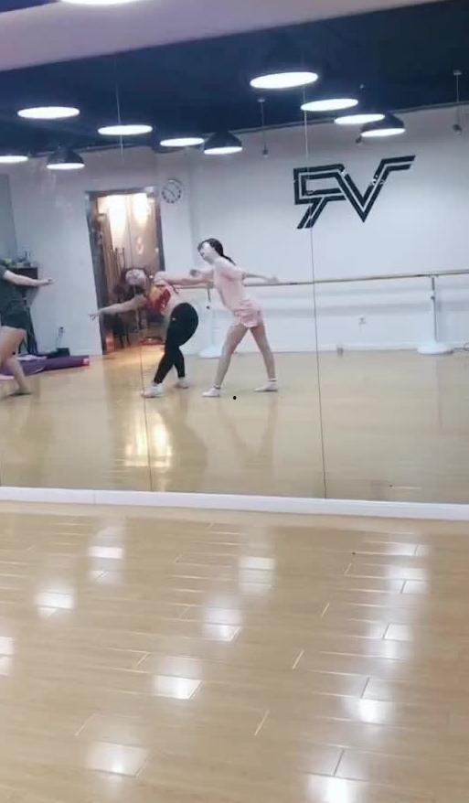 打架吃瓜跳舞视频大全,全网热门视频大盘点