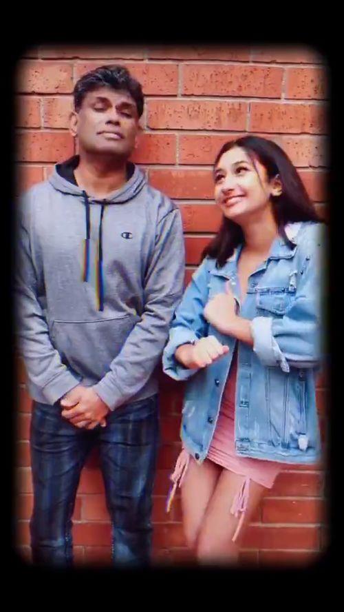 吃瓜视频大姐唱歌,歌声传遍大街小巷