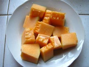 小橙子吃哈密瓜好吗视频,美味分享乐翻天