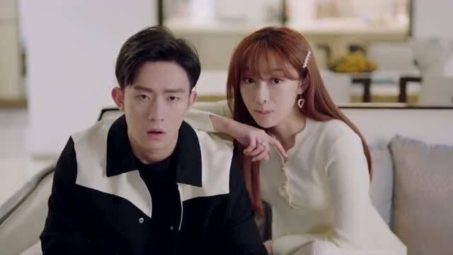 情侣被爆吃瓜图片高清视频,高清视频揭示甜蜜瞬间