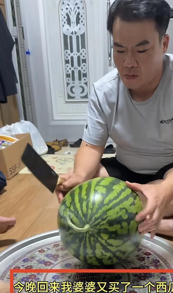 最近吃瓜博主视频是真的吗,近期热门吃瓜博主视频真实性大揭秘